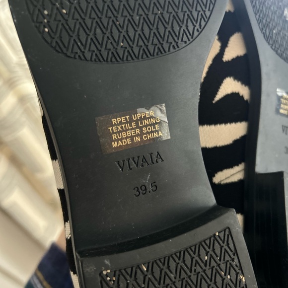 VIVAIA Ryan Bootie 39.5 8.5  slip on chelsea boot ecru tiger hands free - Picture 6 of 6